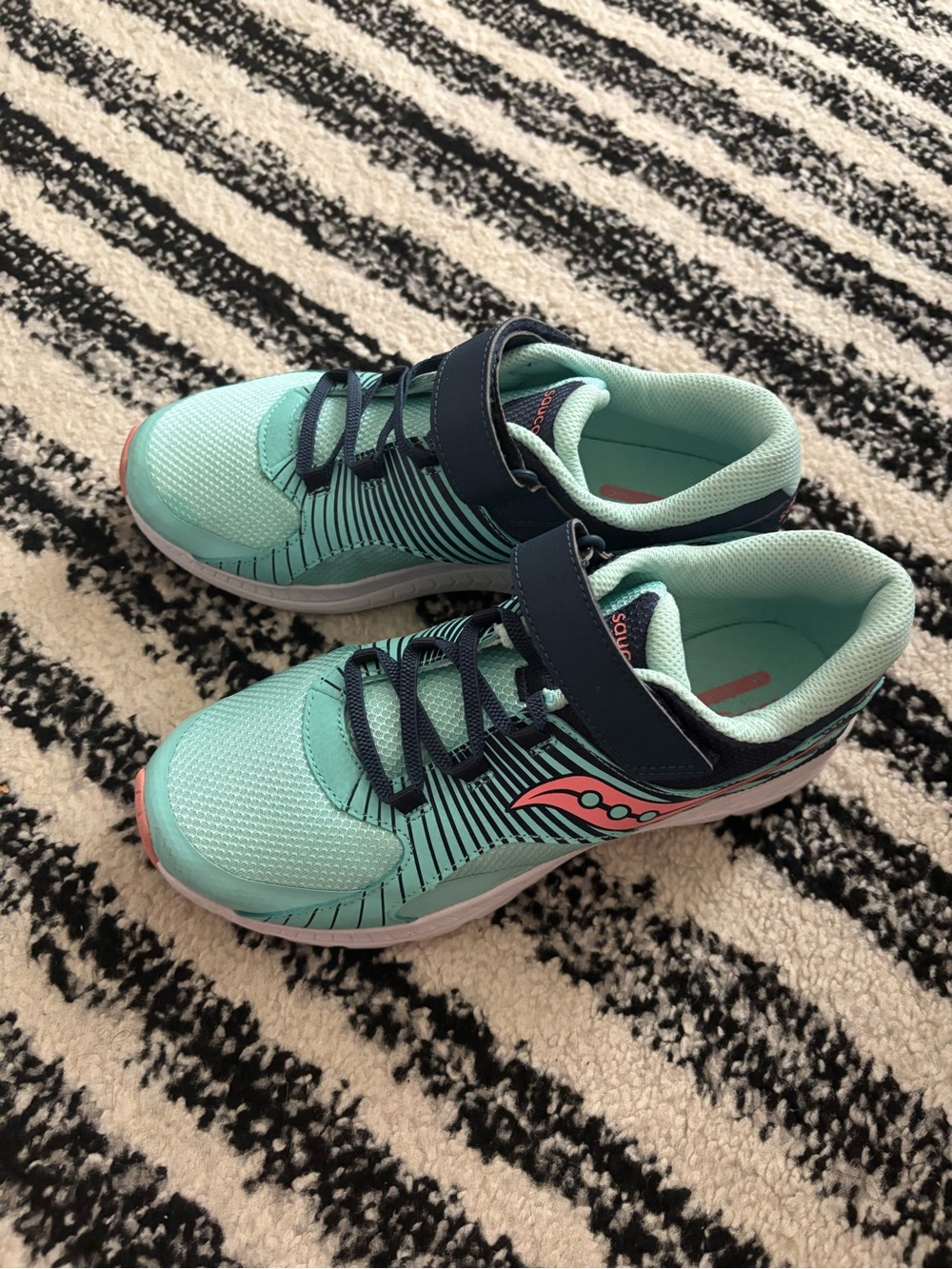 Saucony Velocer A/C Sneaker Kids US 5.5 Accessible Velcro Like New Comfy - Picture 4 of 8